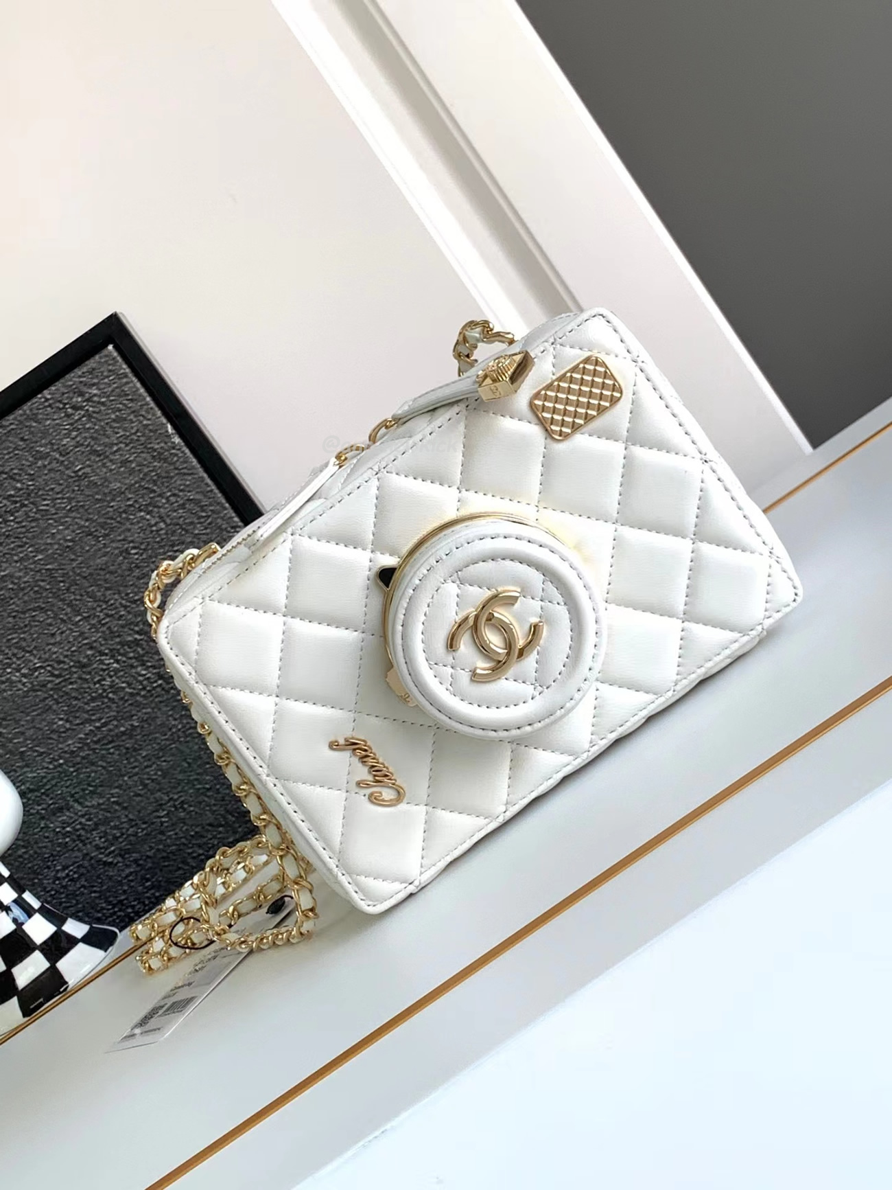 Chanel Camera Bag Lambskin White As4817 B16255 10601 (3) - newkick.vip